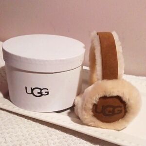 Gorgeous UGG ⚜️Tan Genuine Shearling & Sheepskin Ear Muffs 🎁❄️🎄☃️